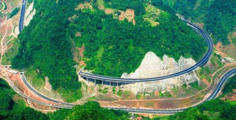 這條云南最美公路，適合自駕，現在還免費