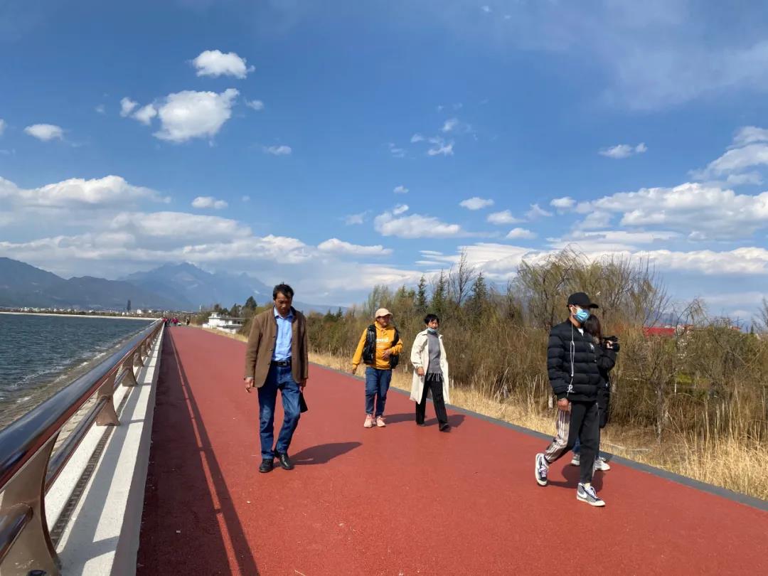麗江這里環海而建的長廊，你不來看看？