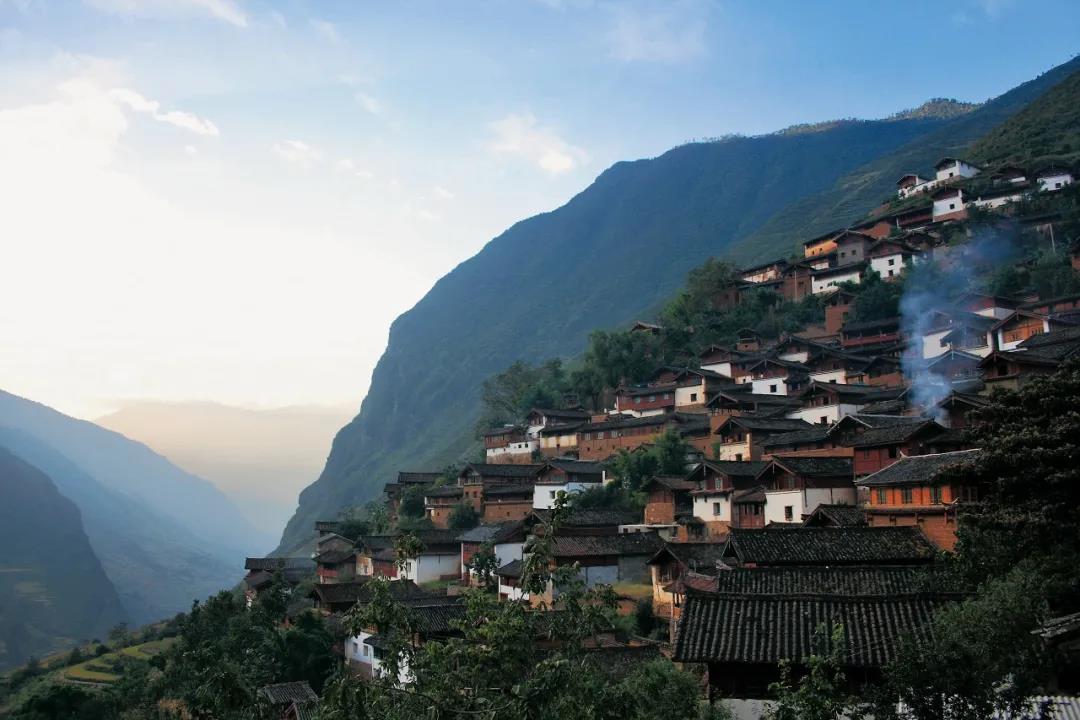 麗江石頭城，巖石上的棲居
