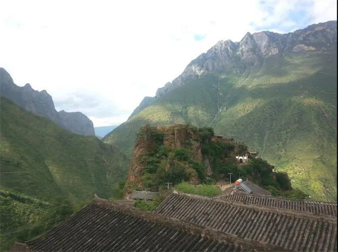 云南麗江小眾旅游景點“石頭城”，堪稱“天險之城”